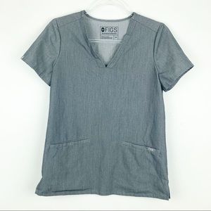FIGS Three Pocket Scrub Top in Graphite XS